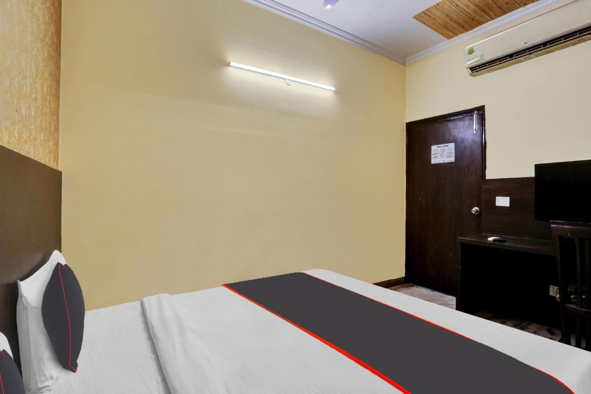 Hotel Platinum Sqs Key Gurgaon Exterior photo
